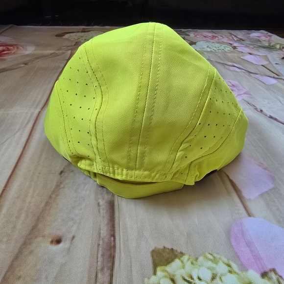Fabletics Running Hat - Picture 6 of 11